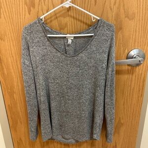 Gray V-Neck Long Sleeve Top